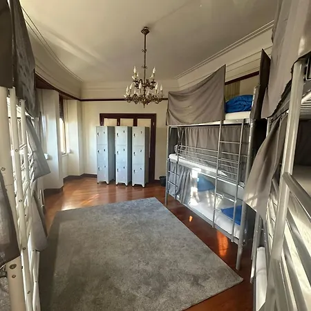 Easy Host