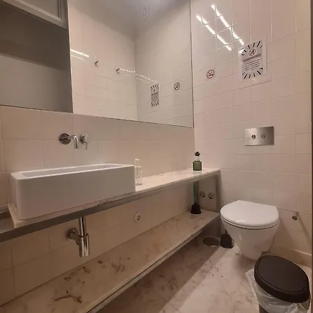 Vandrerhjem Easy Host