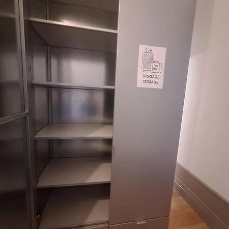 Easy Host Porto