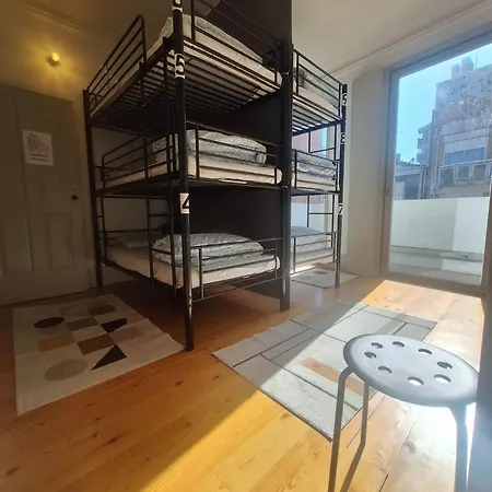 Easy Host *