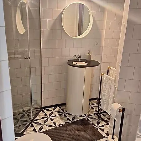 Easy Host
