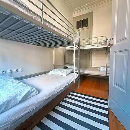 Easy Host بيت شباب