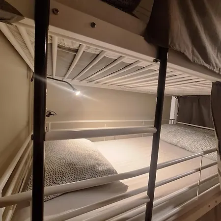 Hostel Easy Host