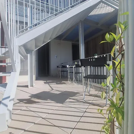 Easy Host * بورتو