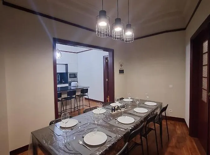 بيت شباب Easy Host *