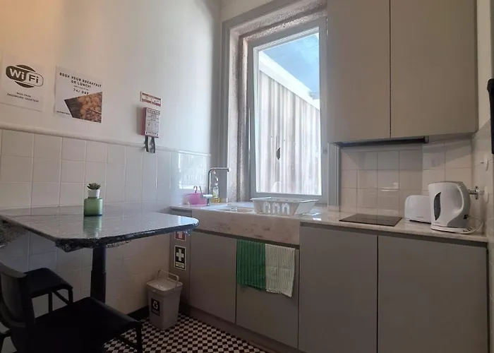 Easy Host بيت شباب بورتو