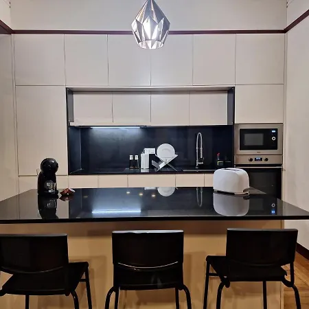 Easy Host אכסניה *