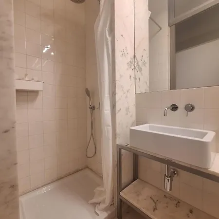 Easy Host אכסניה